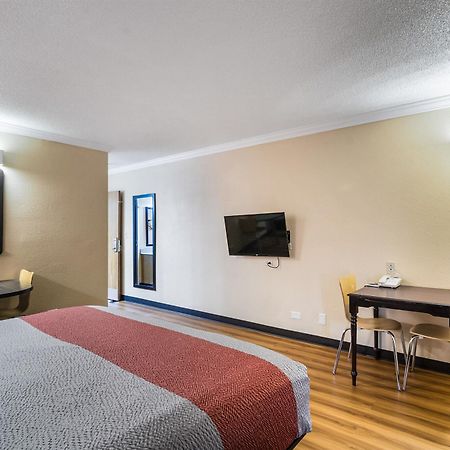 Motel 6-Libertyville, Il Luaran gambar
