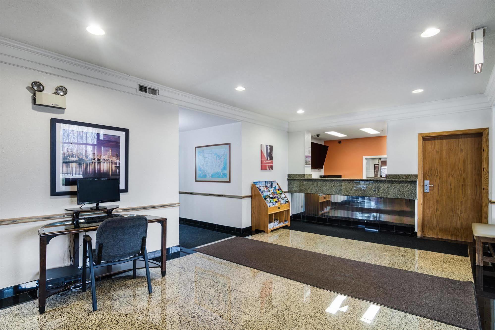 Motel 6-Libertyville, Il Luaran gambar
