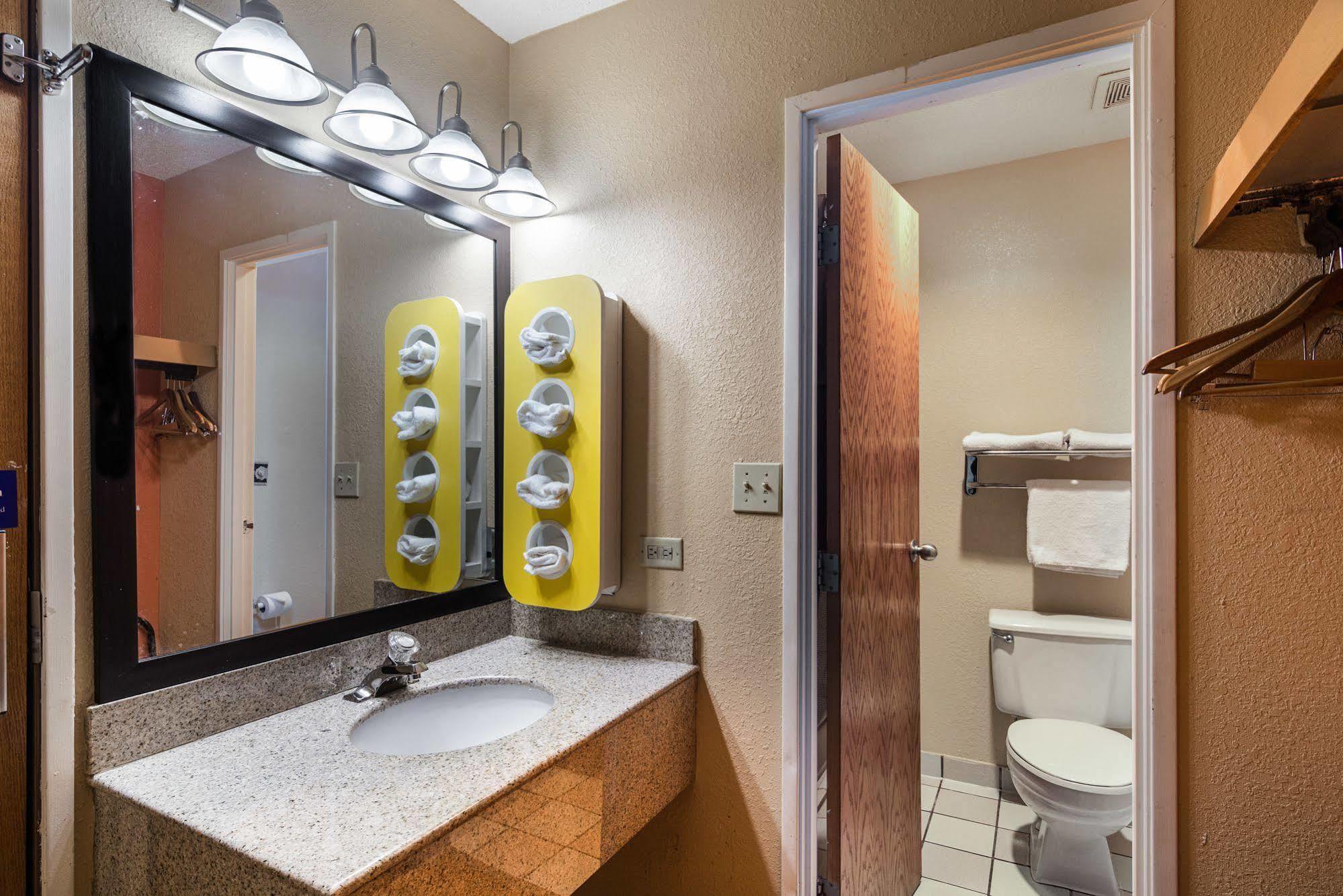 Motel 6-Libertyville, Il Luaran gambar