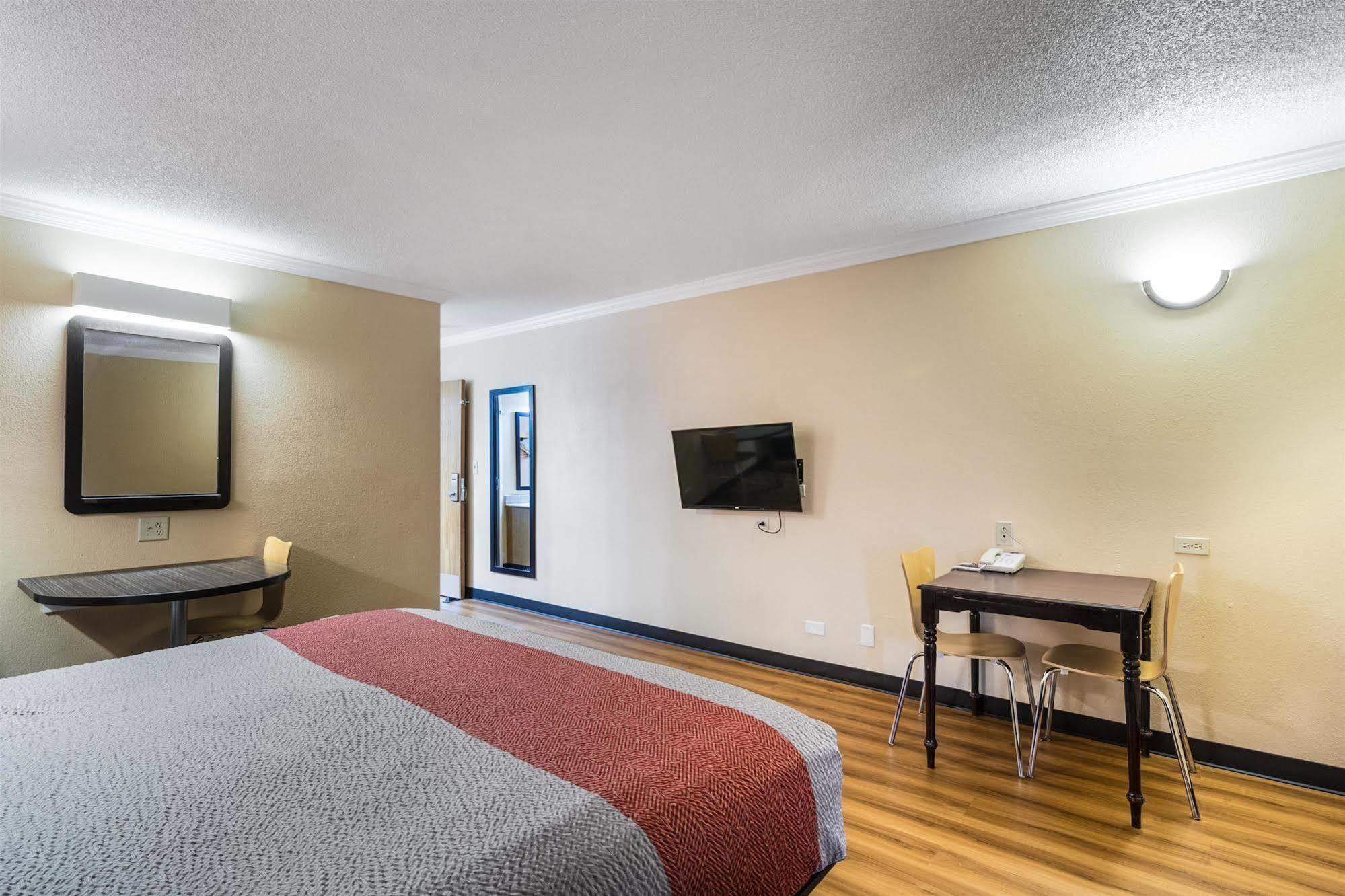 Motel 6-Libertyville, Il Luaran gambar